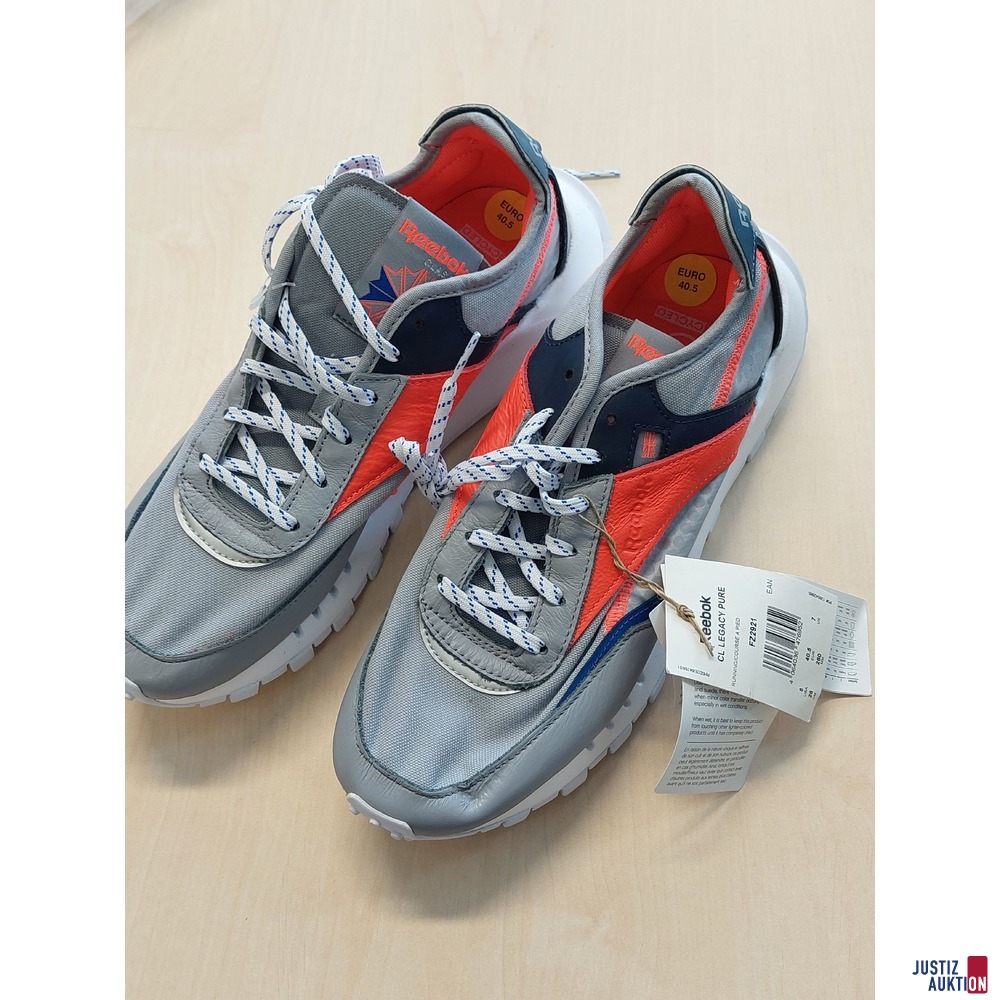 Herrensneaker der Marke Reebok
