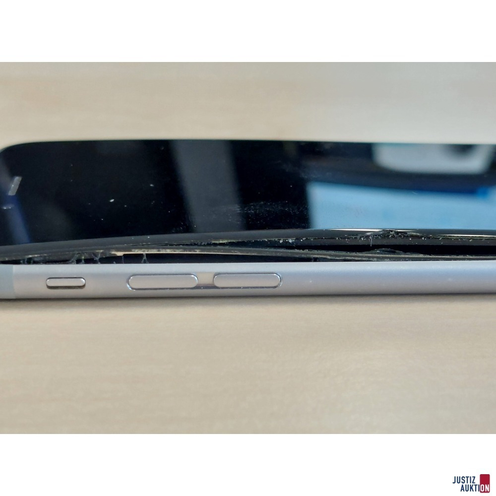 Handy der Marke Apple iPhone 6S &lpar;A1688&rpar;