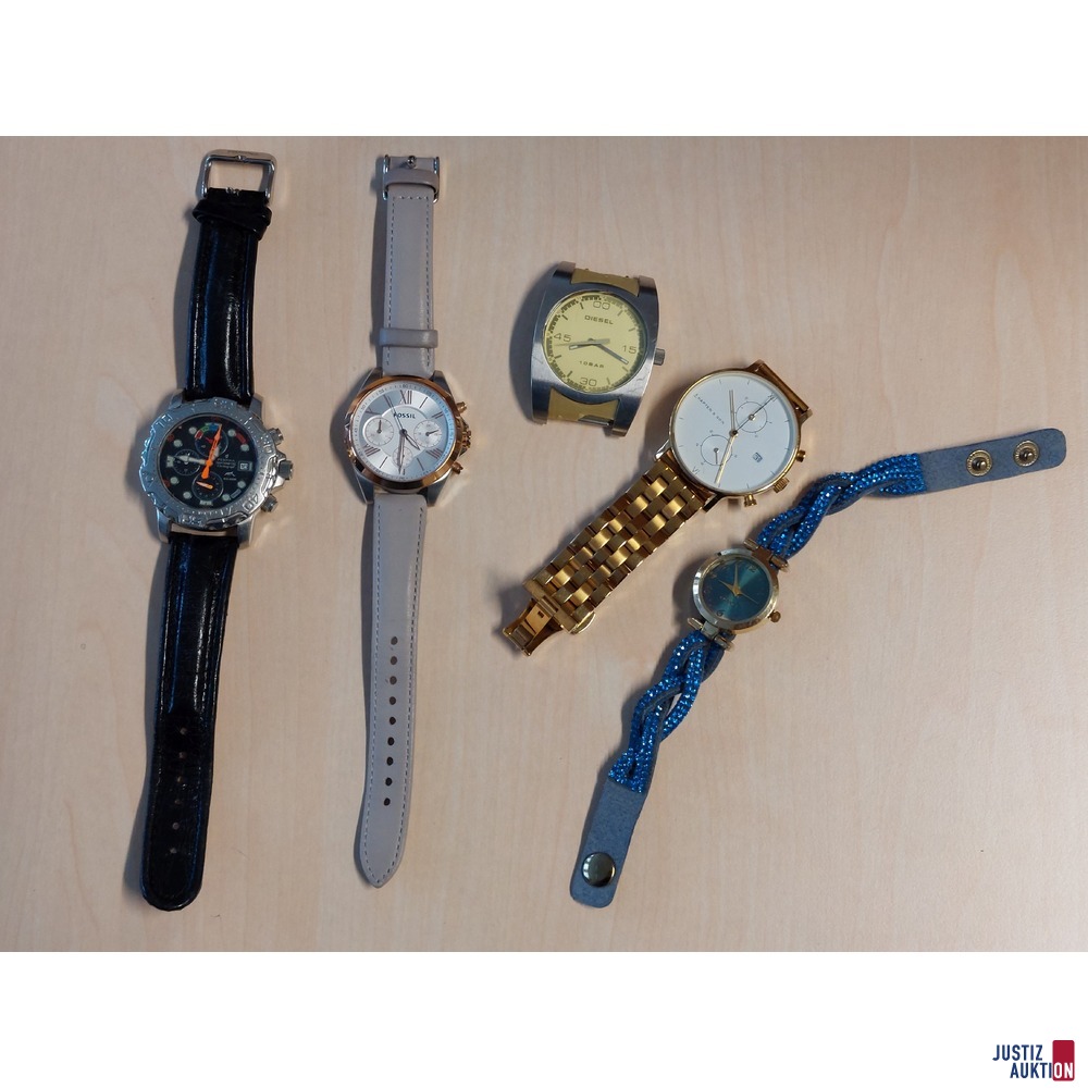 Konvolut Uhren bestehend aus&colon; 5 Quartzuhren