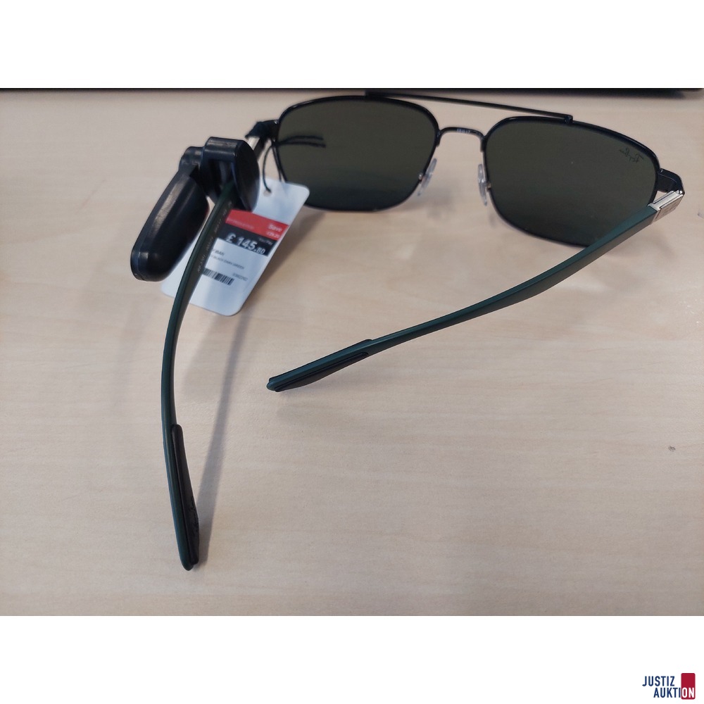 Sonnenbrille der Marke RayBan RB3701