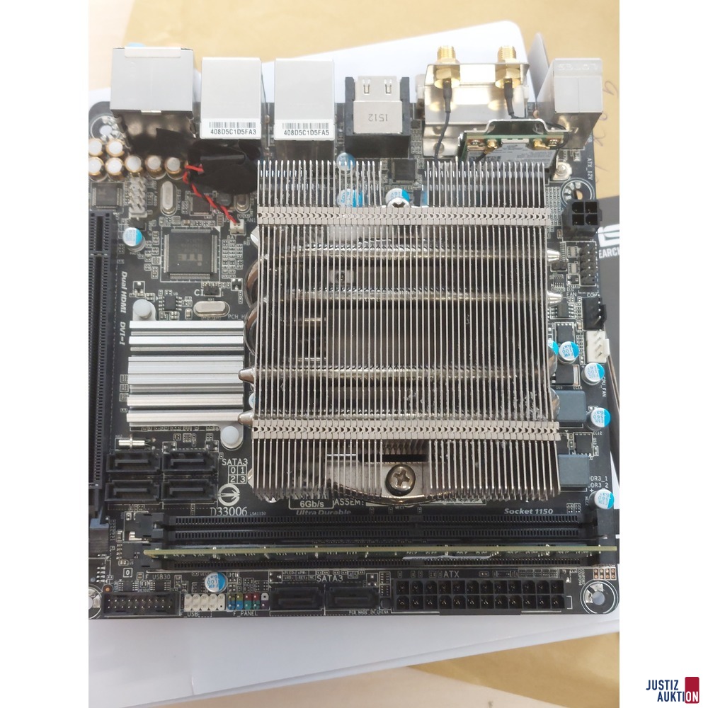 Motherboard der Marke Asus Prime N100I-D D4