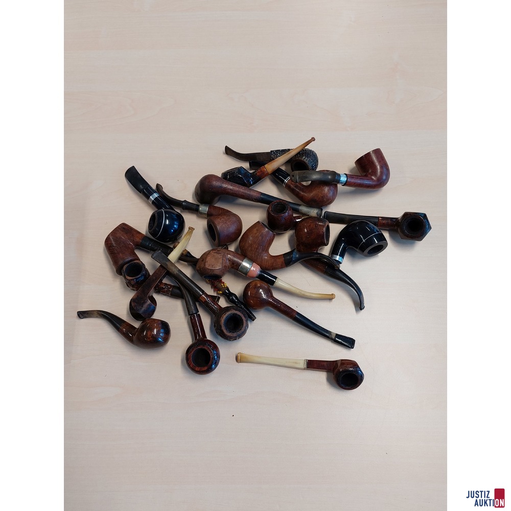 21 diverse Tabakpfeifen