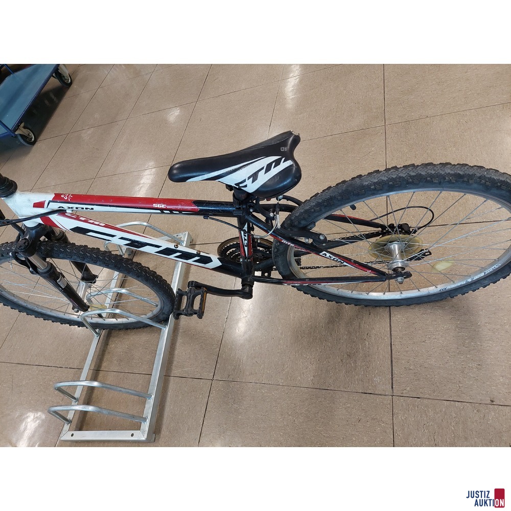 Mountainbike der Marke CTM Axon SGC