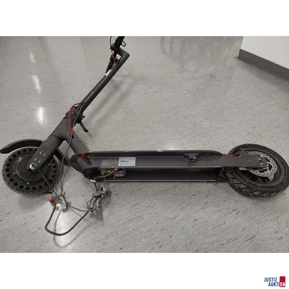 E-Scooter der Marke Xiaomi Mi Model: M365