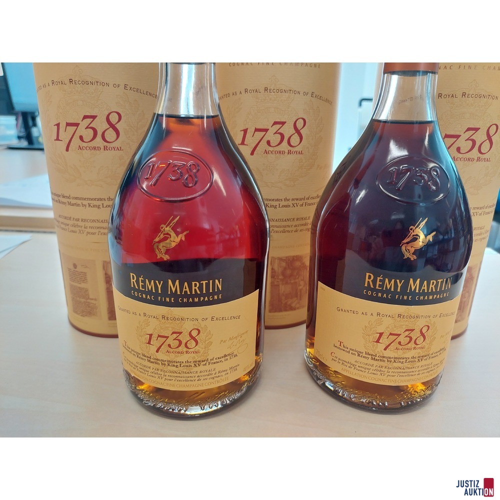 5 Flaschen Cognac R&eacute;my Martin 0&comma;7 l - 3 St&uuml;ck davon in Originalverpackung