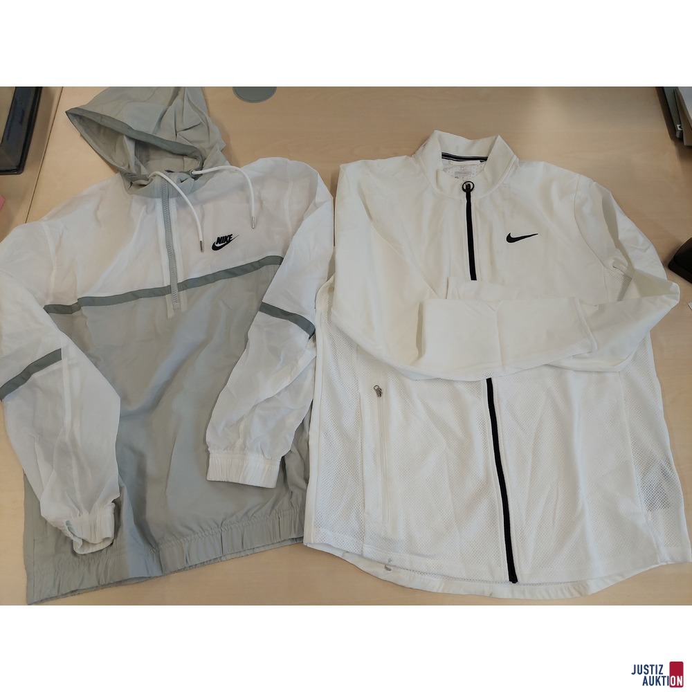 4 Trainingsjacken der Marke Nike Gr. M u.a.