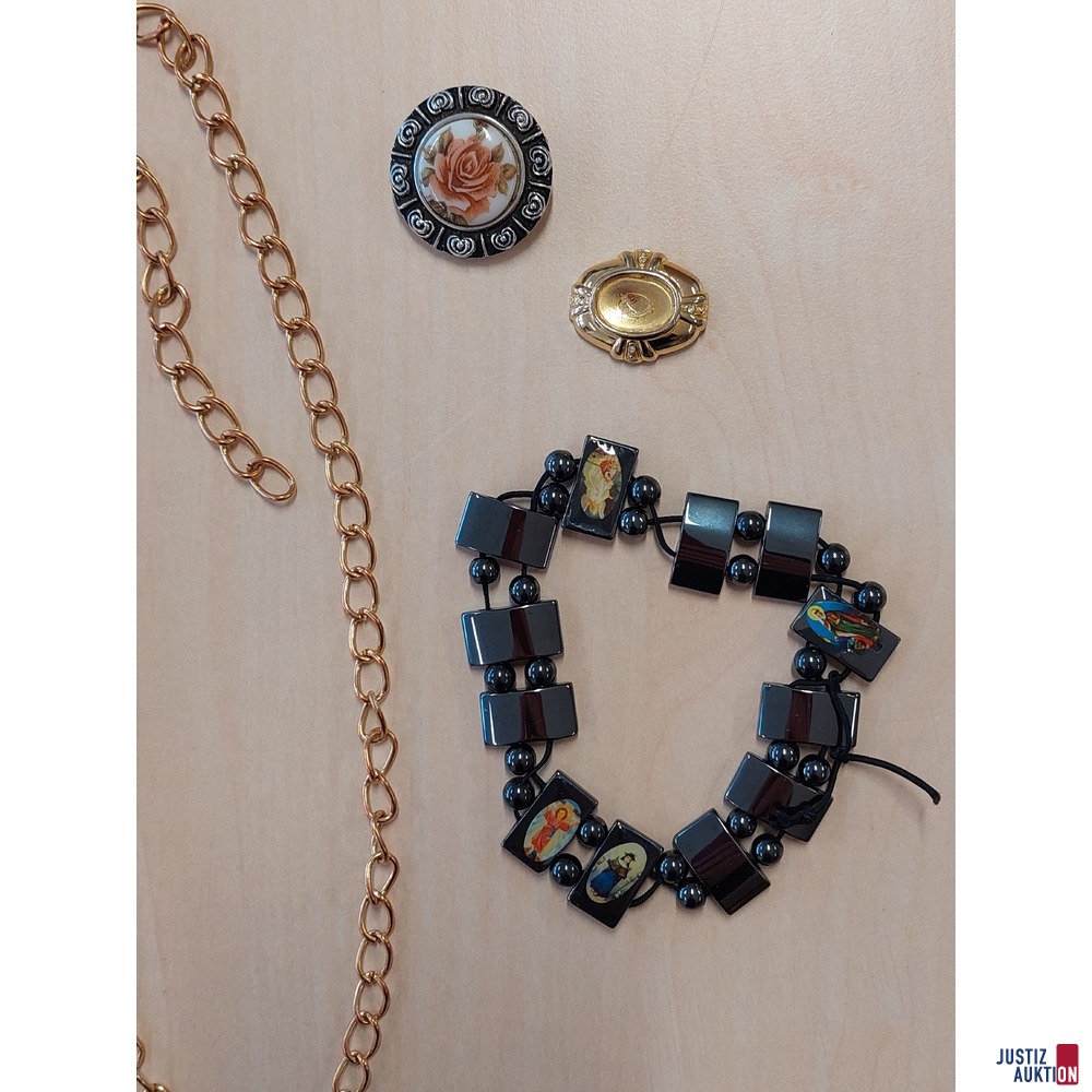 Konvolut bestehend aus diversen Modeschmuck