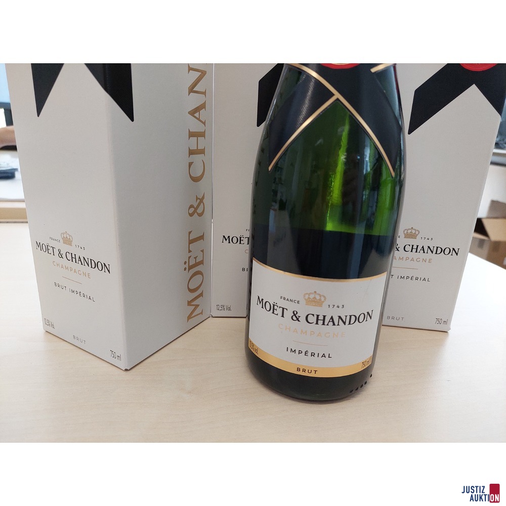 4 Flaschen MOET &amp&semi; CHANDON Champagne Imp&eacute;rial 3 davon in Originalverpackung