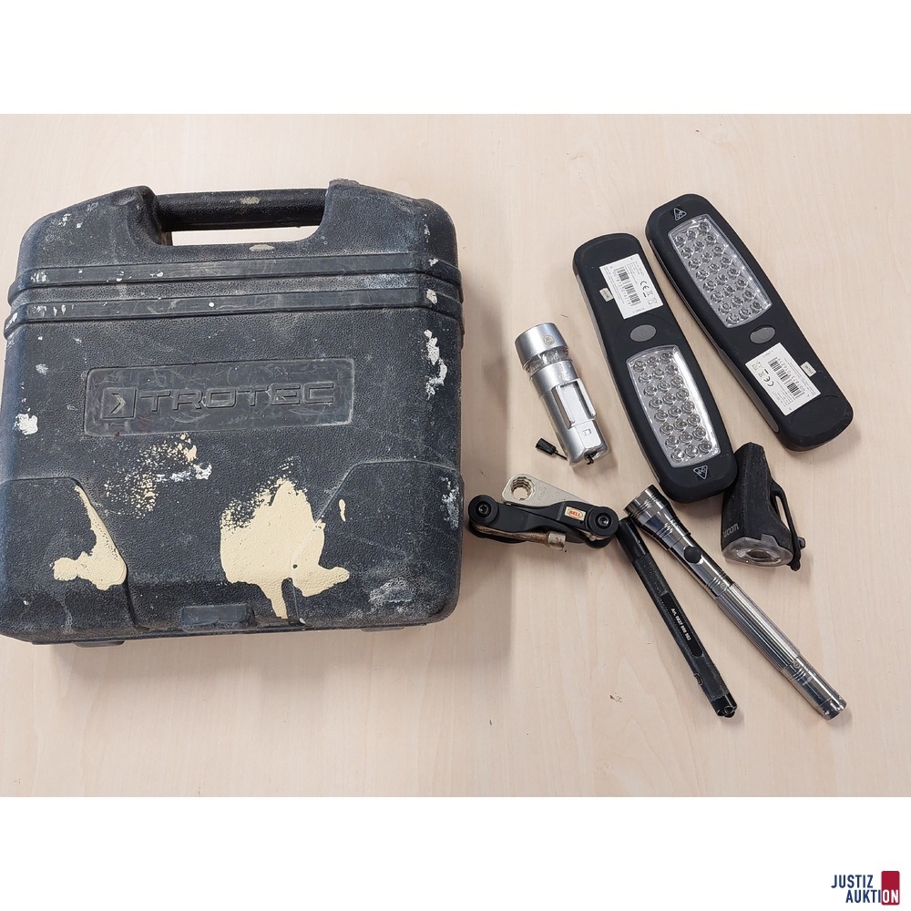 Akku-Bohrschrauber der Marke Trotec u&period;a&period;