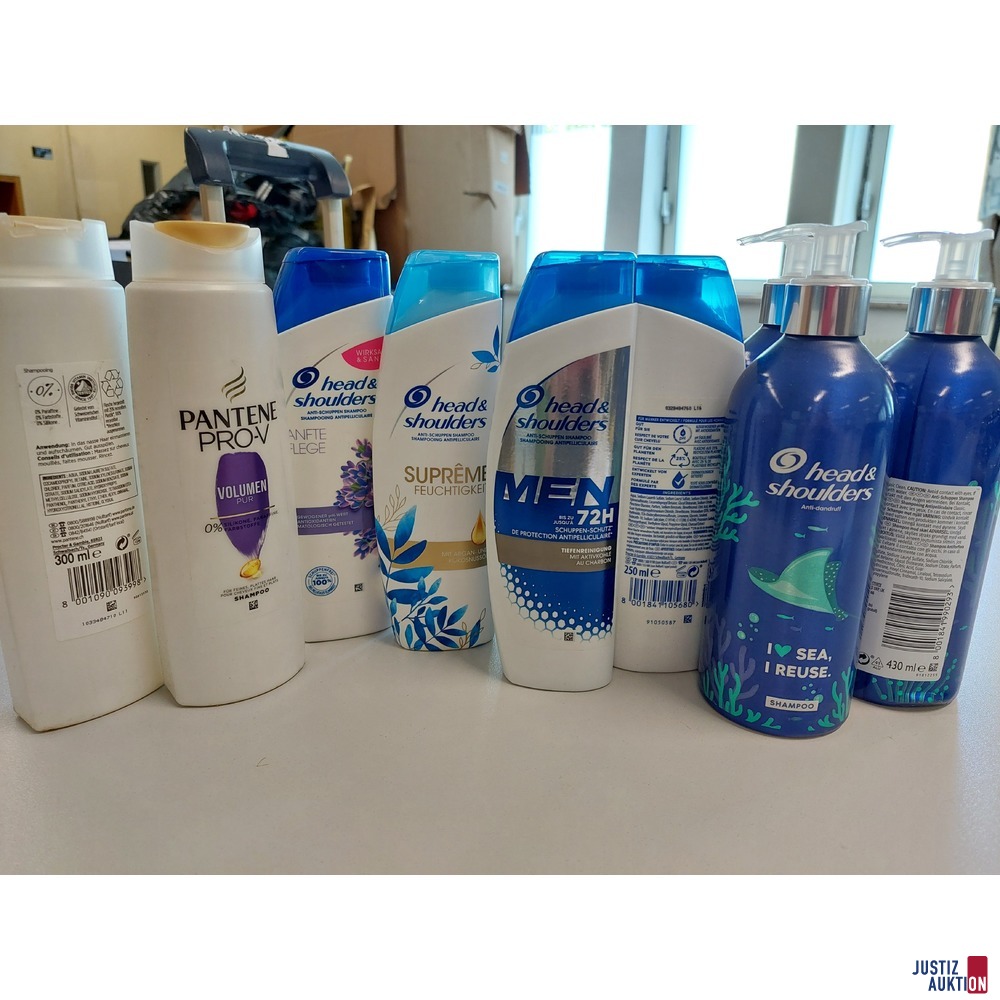 Anti-Schuppen Shampoo der Marke head &amp; shoulders u.a.