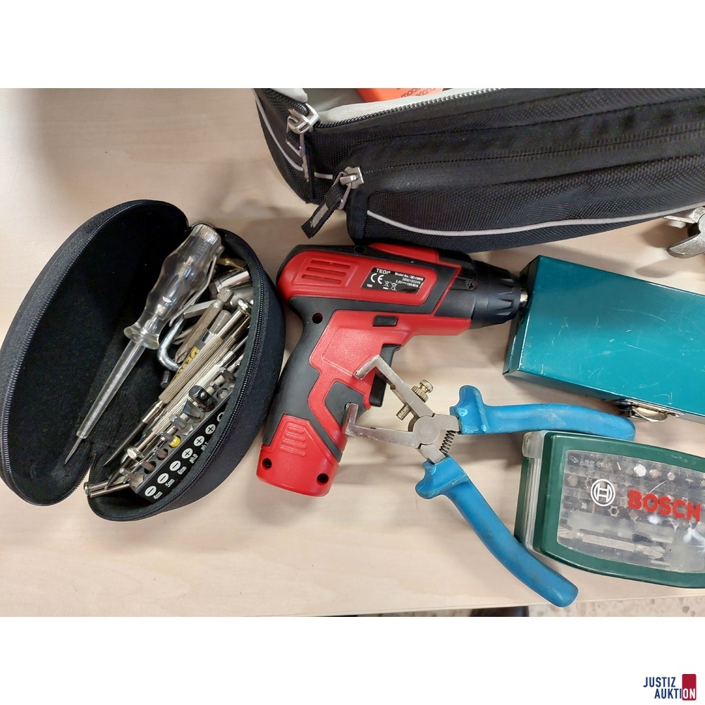 Umh&auml;ngetasche mit diversen Werkzeug&nbsp;
