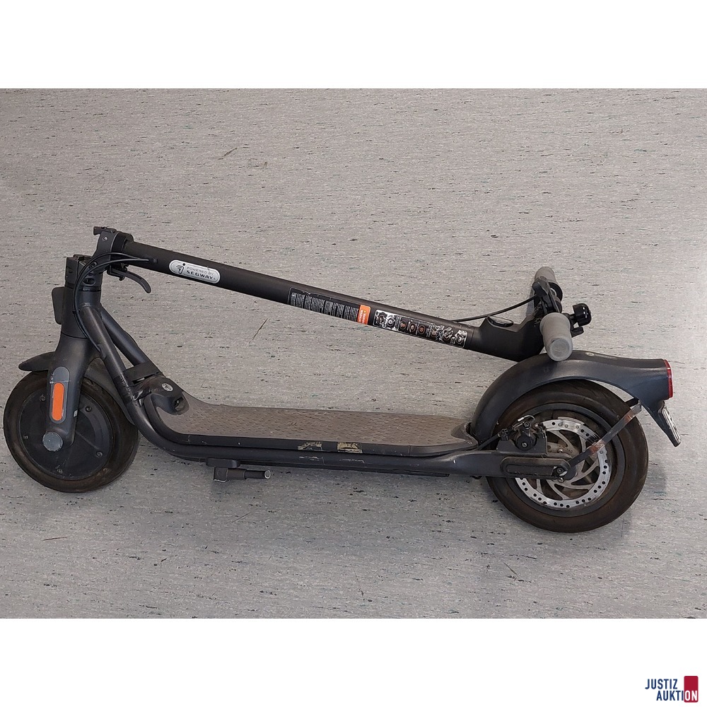 E-Scooter der Marke Ninebot by Segway