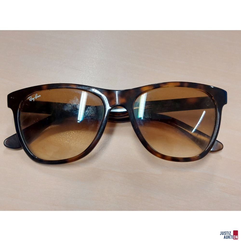Sonnenbrille der Marke Ray Ban - RB 4184