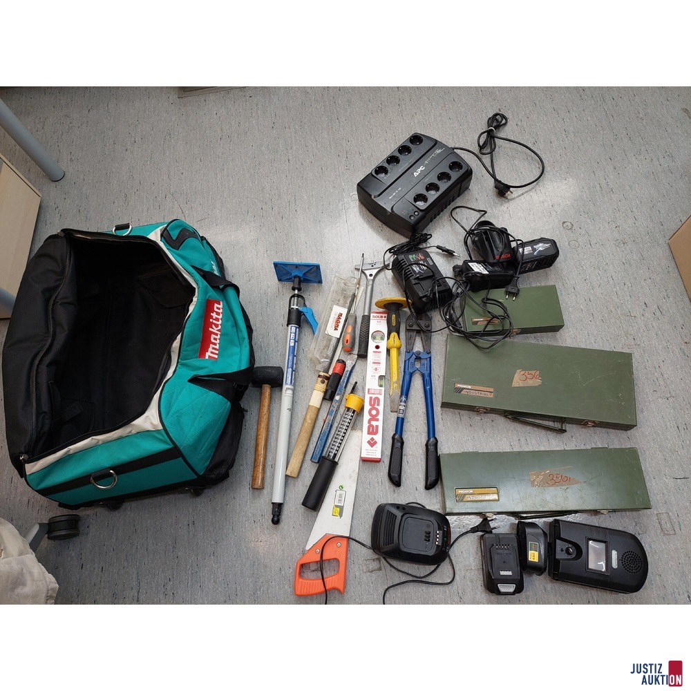 Rollwerkzeugtasche der Marke Makita u.a.