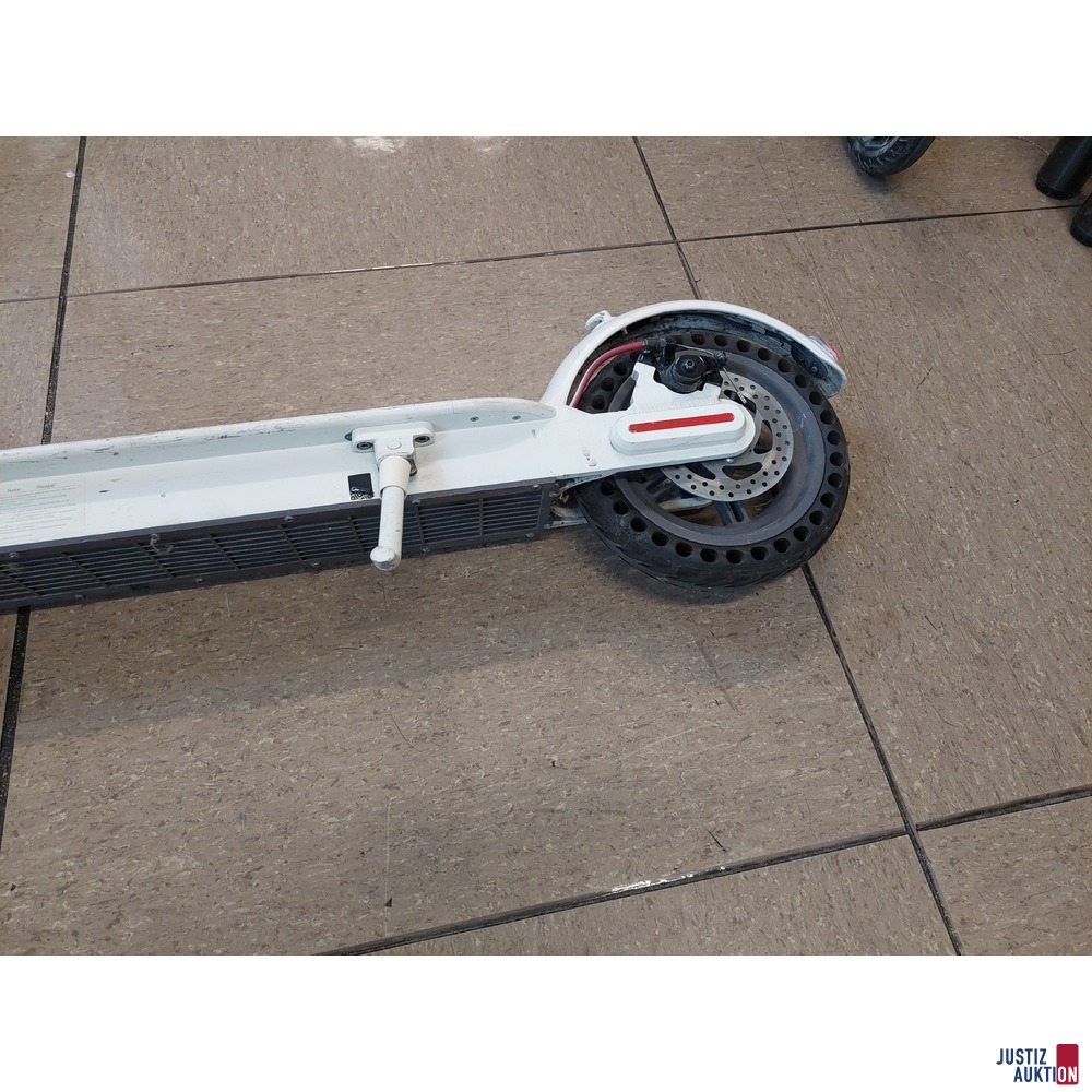 E-Scooter der Marke Mi