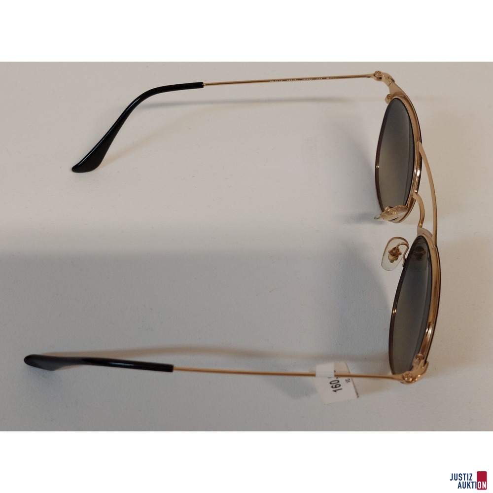 Sonnenbrille der Marke RayBan