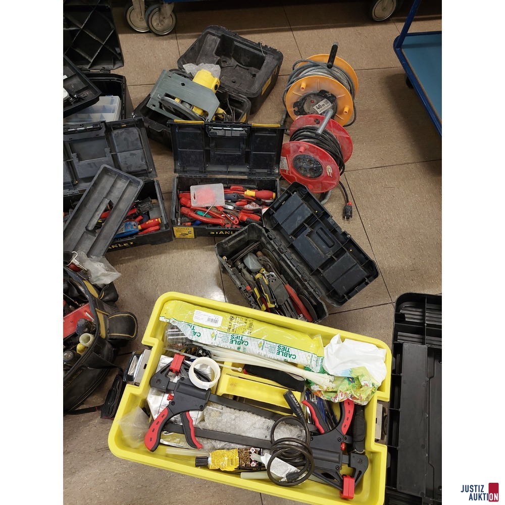 Konvolut an - Werkzeugboxen&comma; Werkzeugtaschen u&period;a&period;