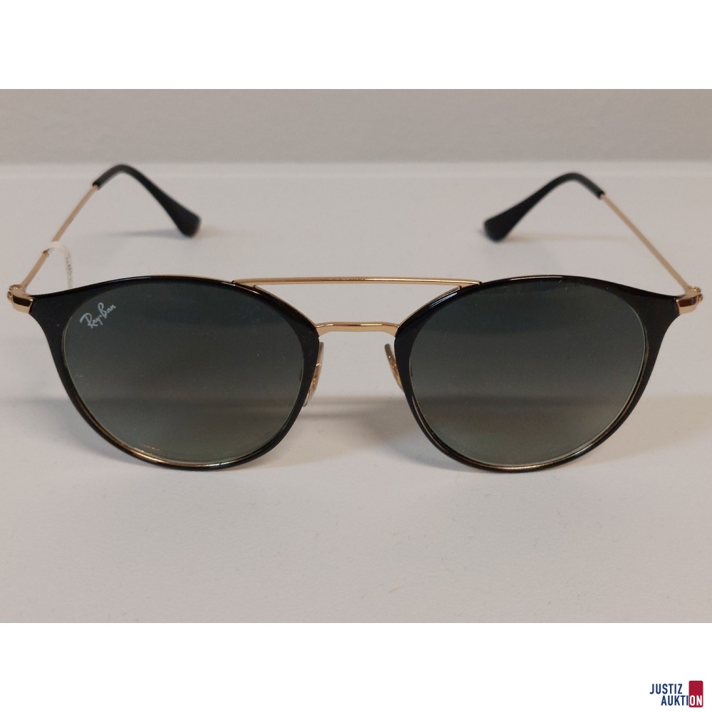 Sonnenbrille der Marke RayBan
