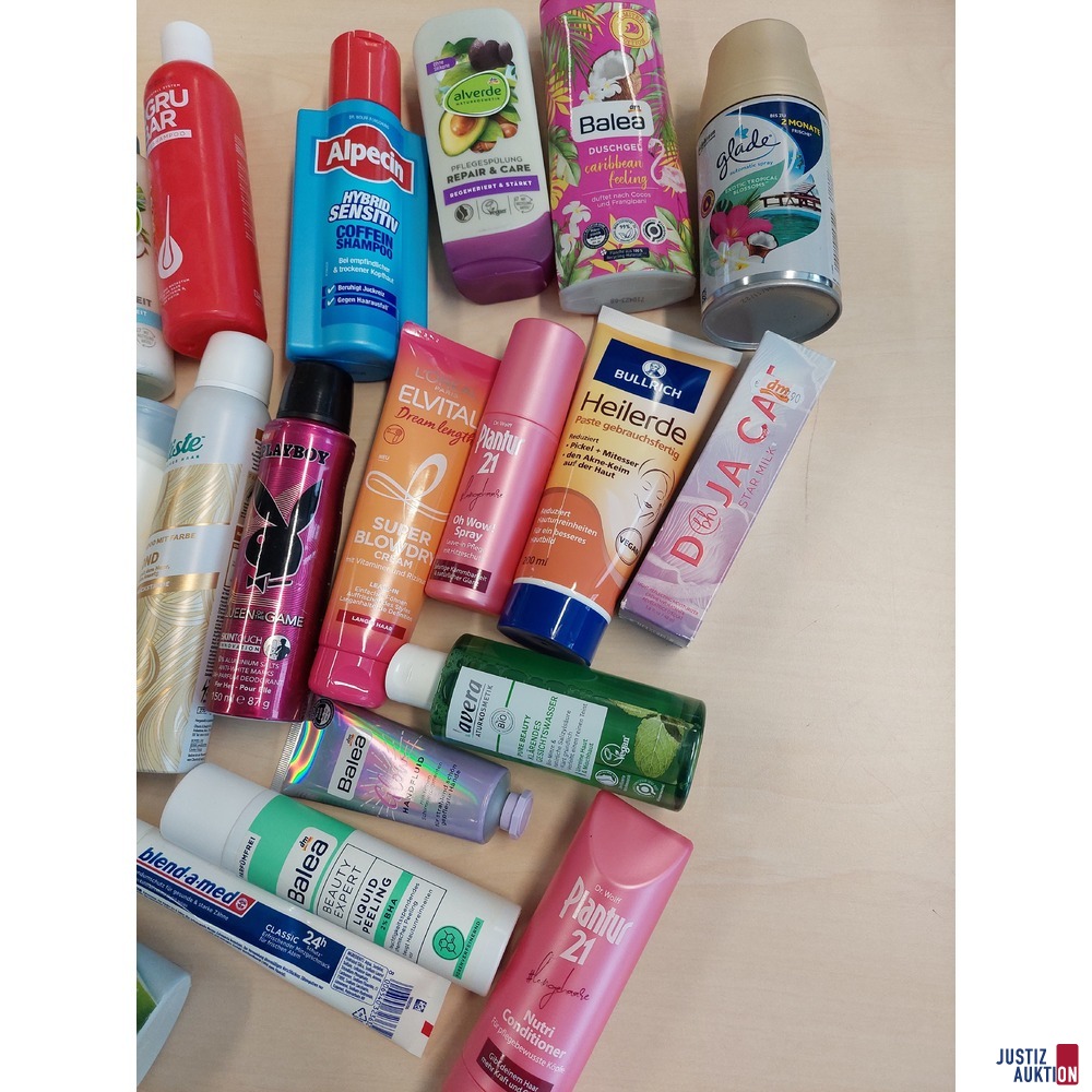 23 diverse Körperpflegeprodukte