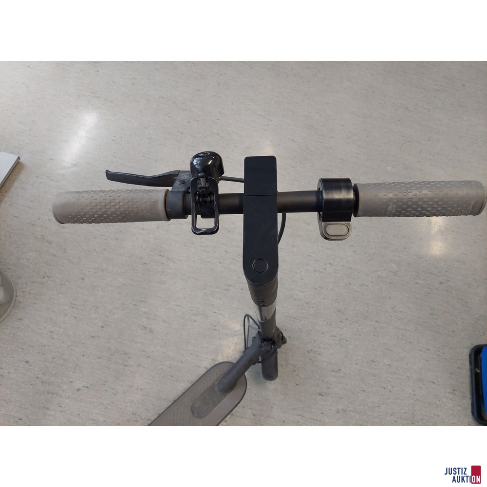 E-Scooter der Marke Mi 1S