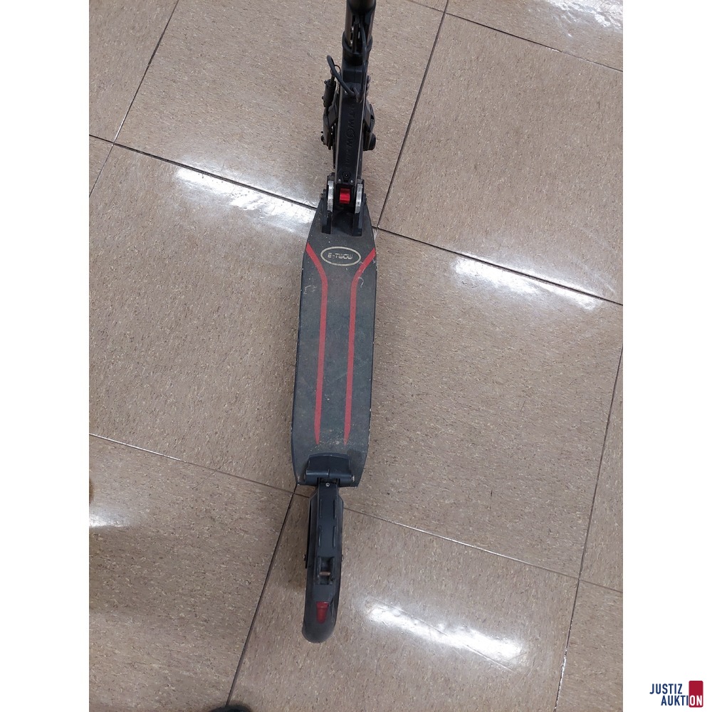 E-Scooter der Marke E- TOWN