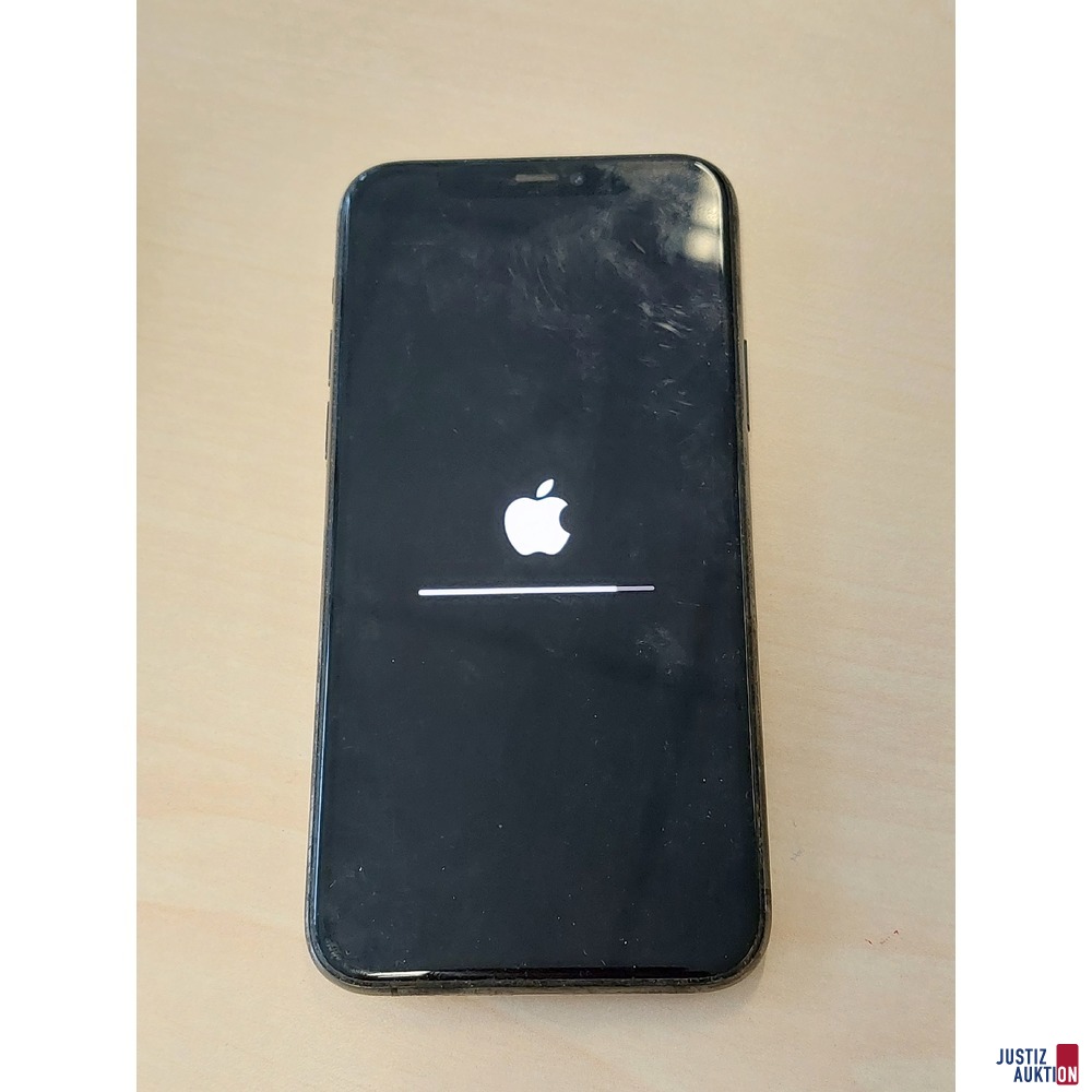 Handy der Marke Apple iPhone 11 Pro gebraucht/Gebrauchsspuren vorhanden