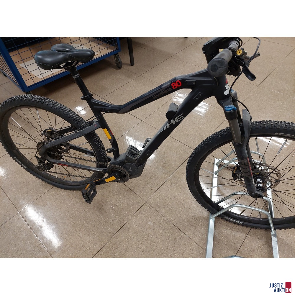 E-Mountainbike der Marke Haibike Sduro HardNine 8.0
