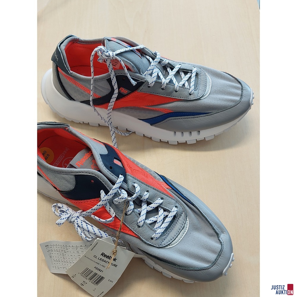Herrensneaker der Marke Reebok