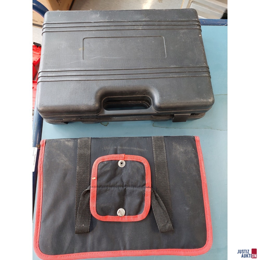 Werkzeugkoffer und Tasche mit diversen Werkzeug