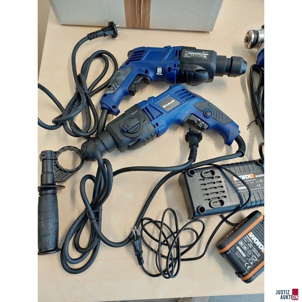 1 Akkuschrauber der Marke Worx WX372 u.a.