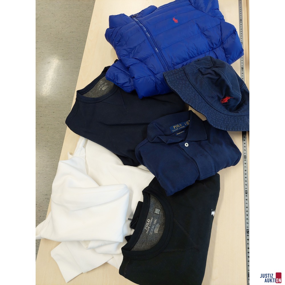 Konvolut an Bekleidung mit der Bezeichnung Polo Ralph Lauren