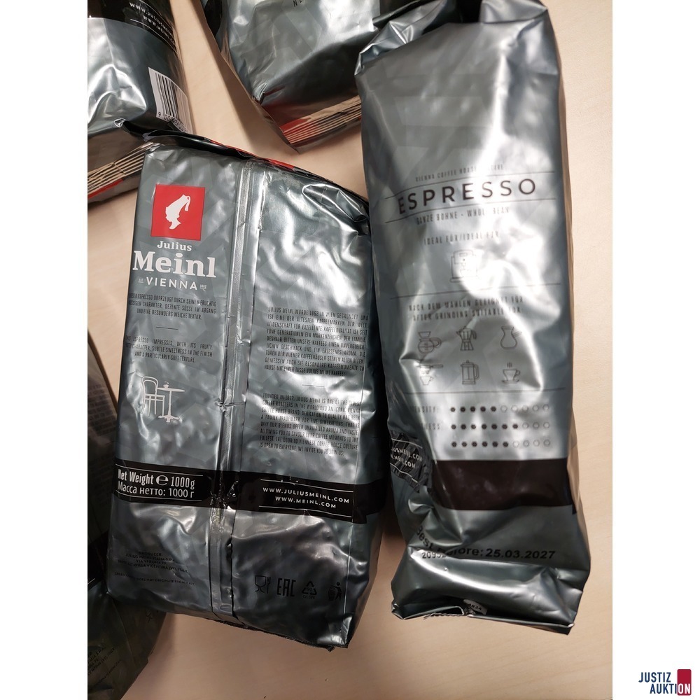 8 x Kaffee der Marke Julius Meinl 