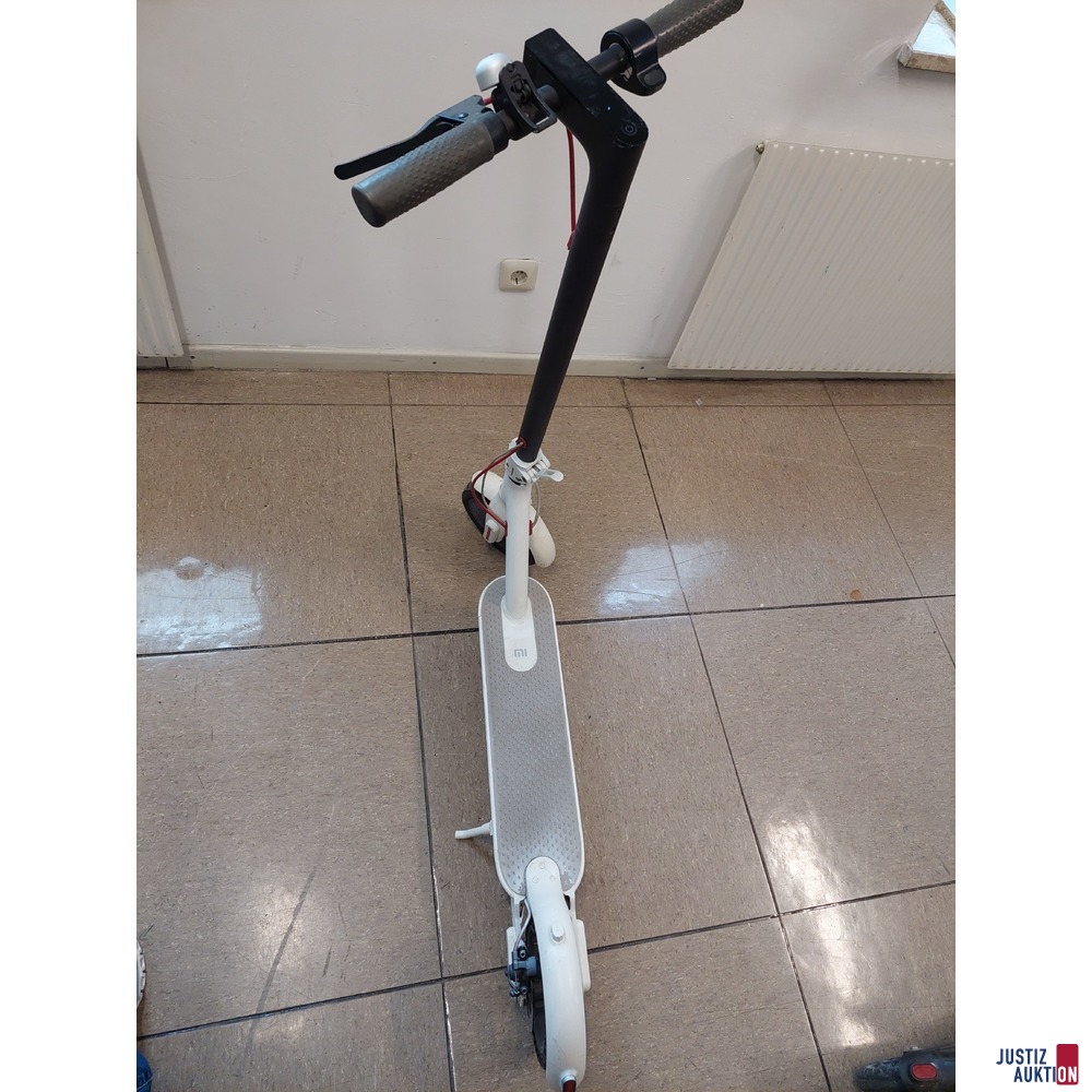 E-Scooter der Marke Mi