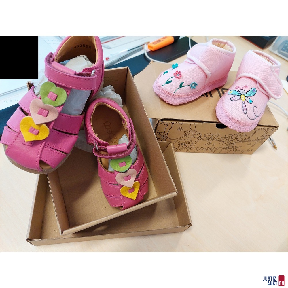 2 Paar Kinderschuhe