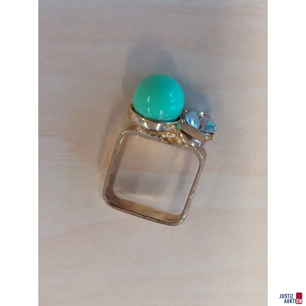 kreativer Damenring  quadratische Grundform mit Strassstein Messing Gelbgold vergoldet