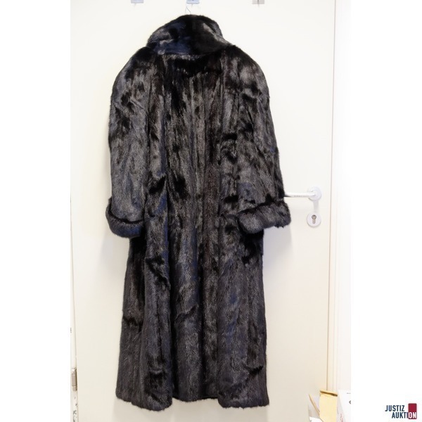 Nerzmantel mit dem Monogramm&colon; PS
