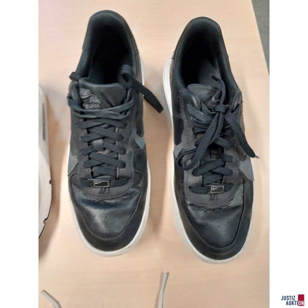 3 Paar Damensportschuhe/Sneaker der Marke Nike Größe 39