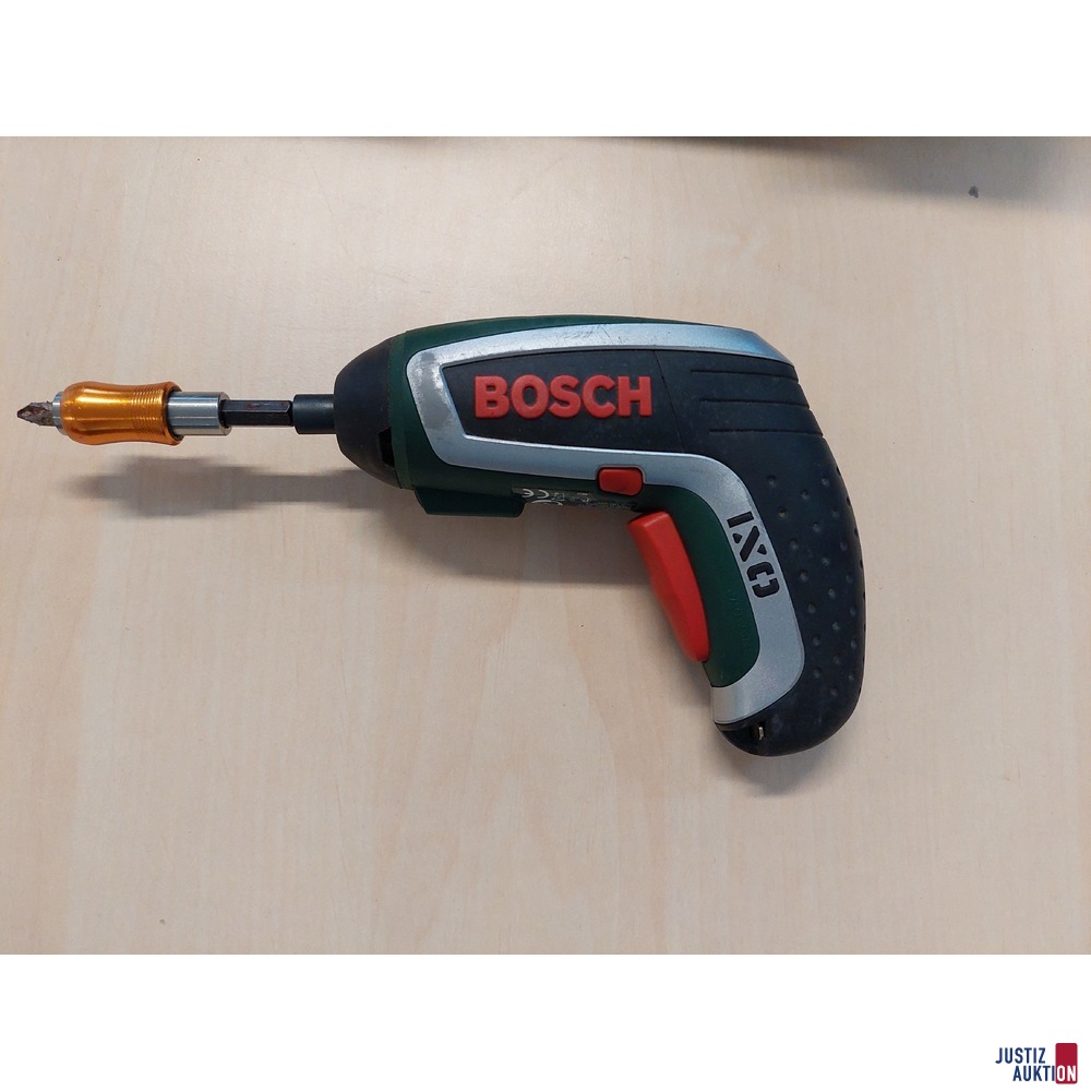 Akku-Universalschneider der Marke Bosch u.a.
