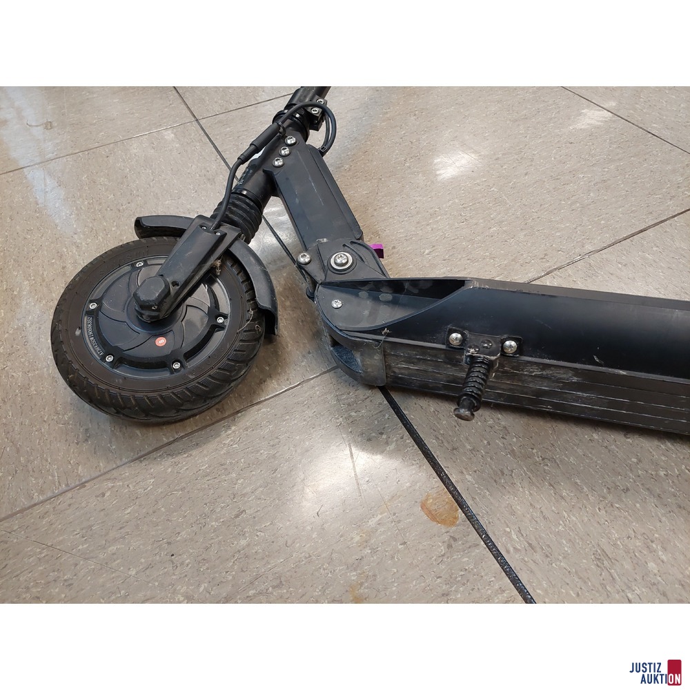 E-Scooter der Marke Evercross