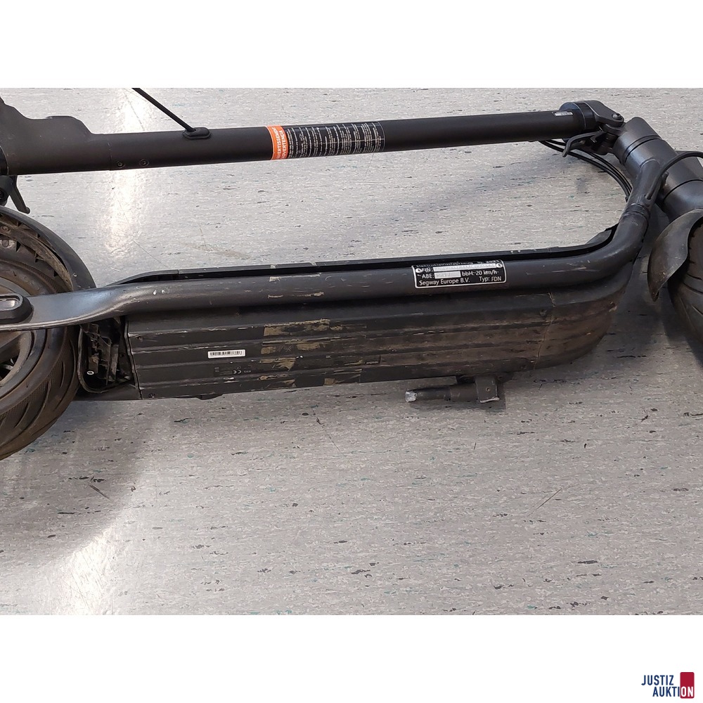 E-Scooter der Marke Ninebot by Segway