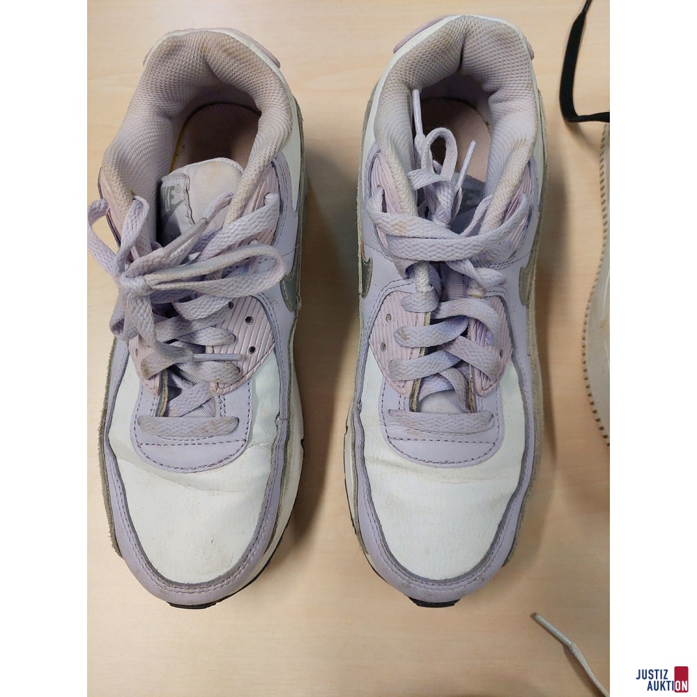 3 Paar Damensportschuhe/Sneaker der Marke Nike Größe 39