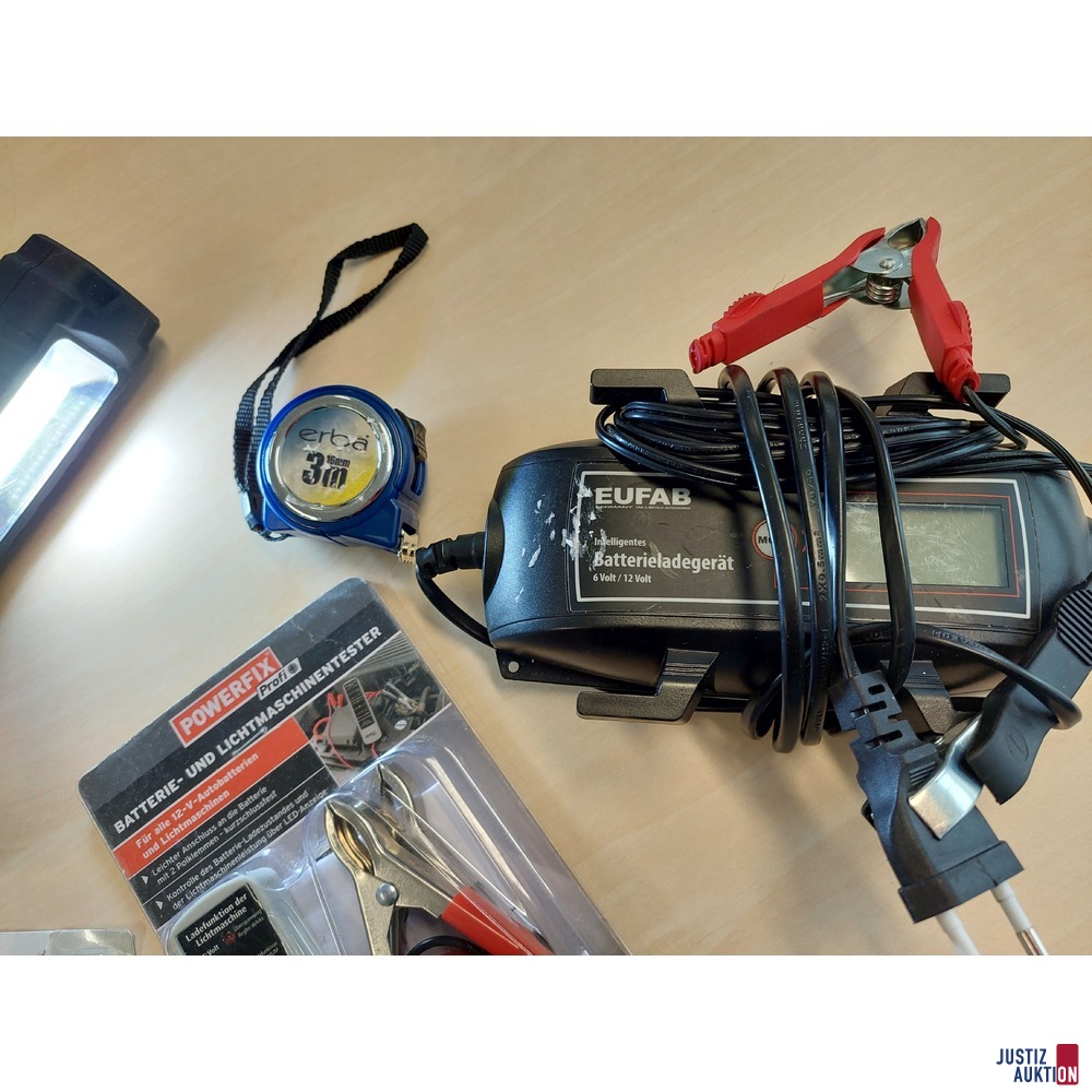 Taschenlampe u.a.