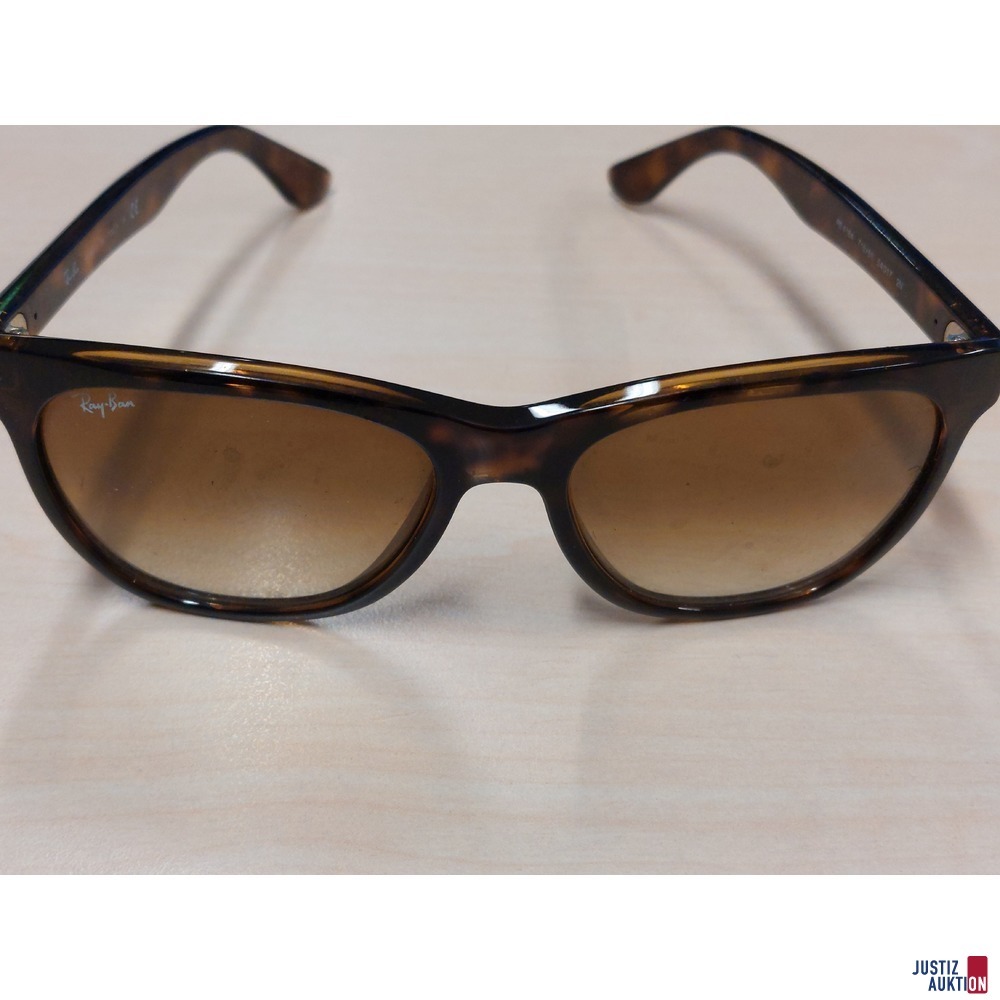 Sonnenbrille der Marke Ray Ban - RB 4184
