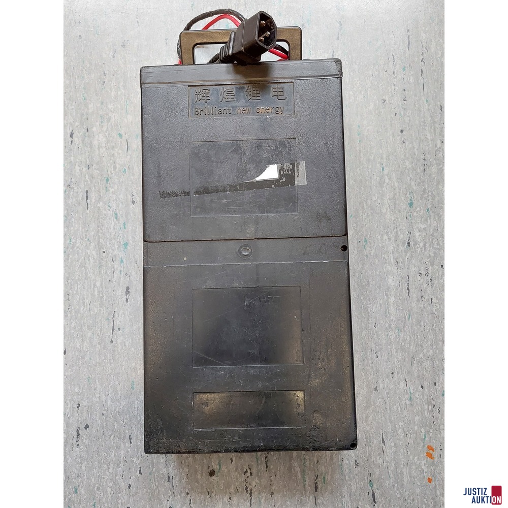 Li-Ion Batterieladeger&auml;t -&nbsp;Marke unbekannt