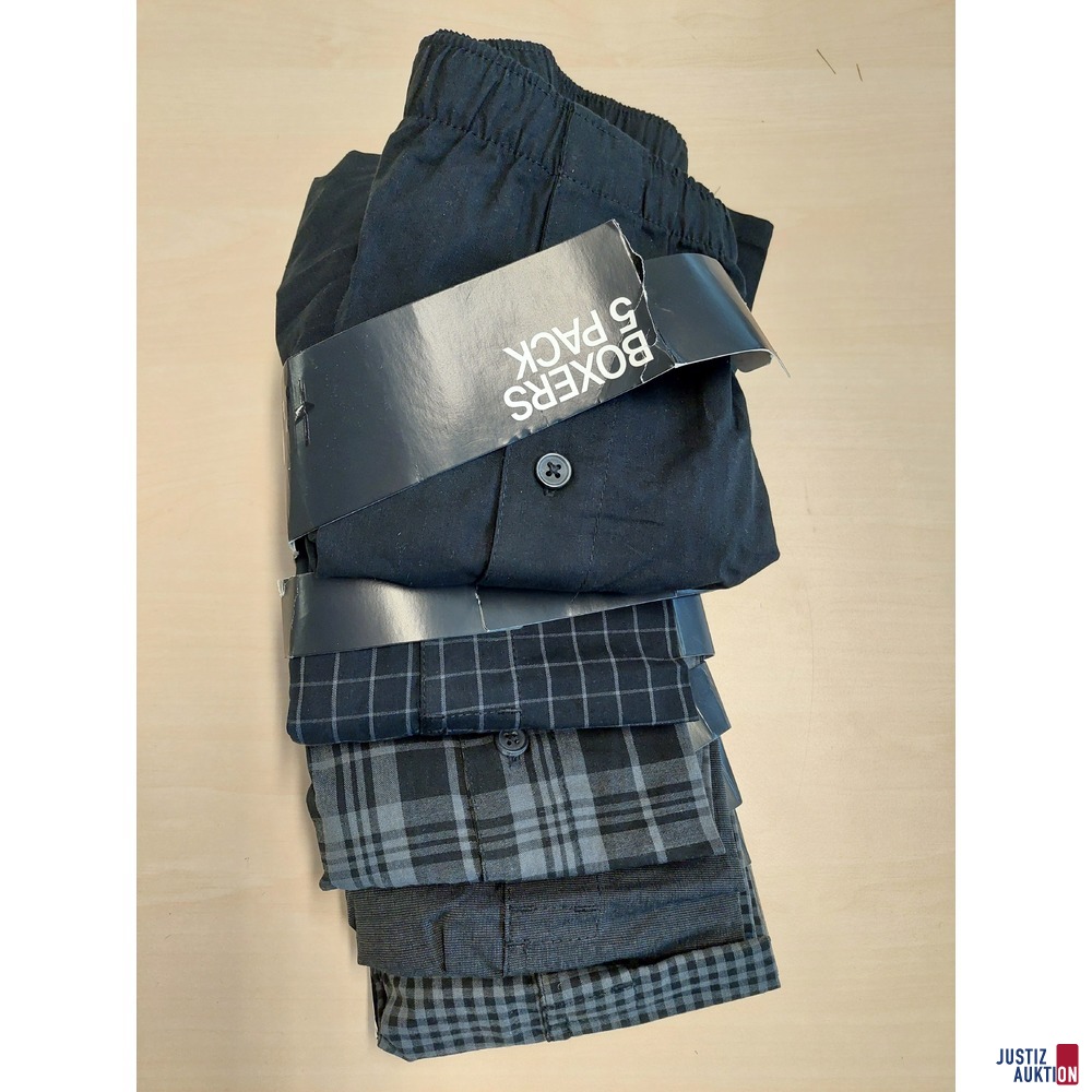 Pyjama der Marke H&amp;M Größe M u.a.