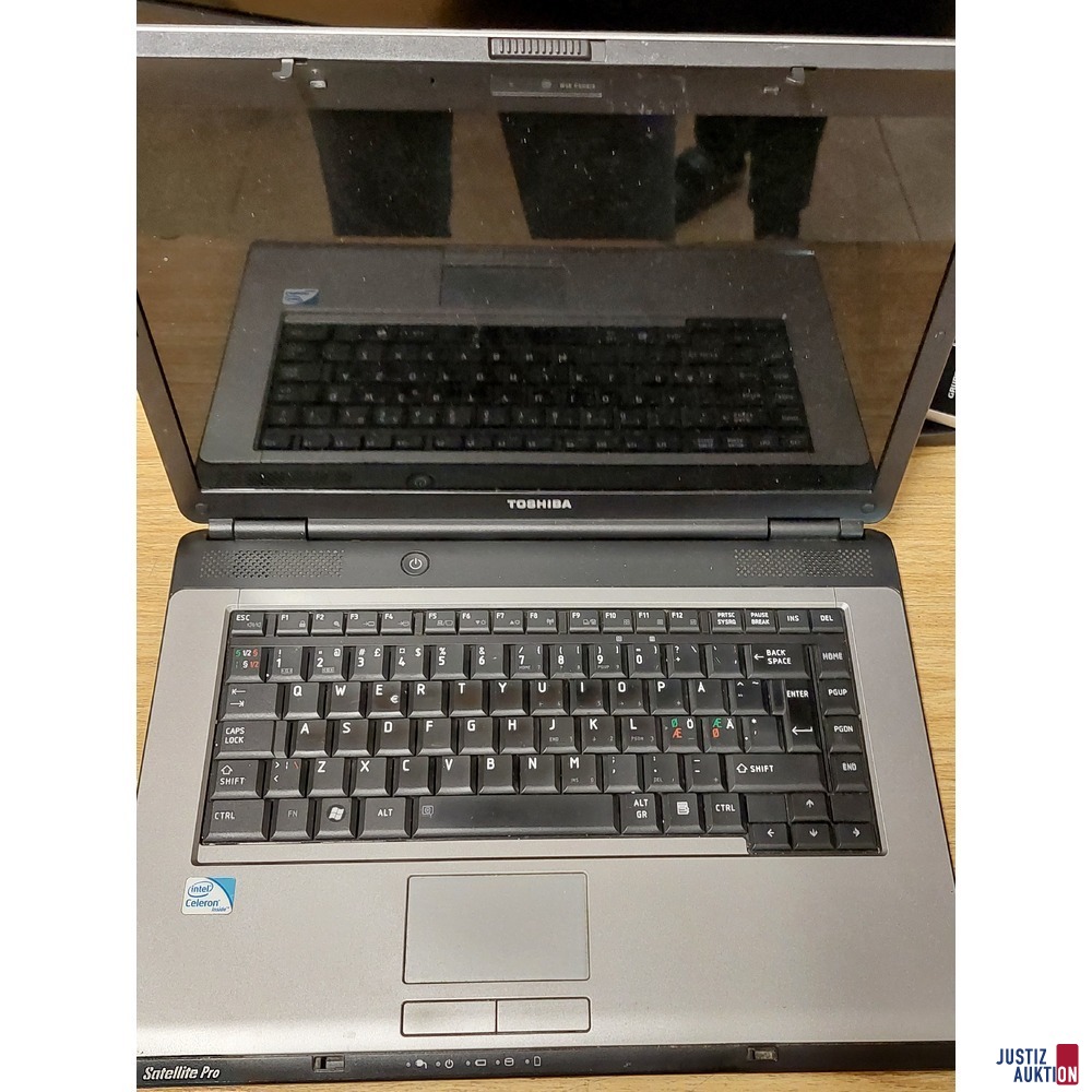 Laptop der Marke Toshiba SATELLITE PRO L300-28Z