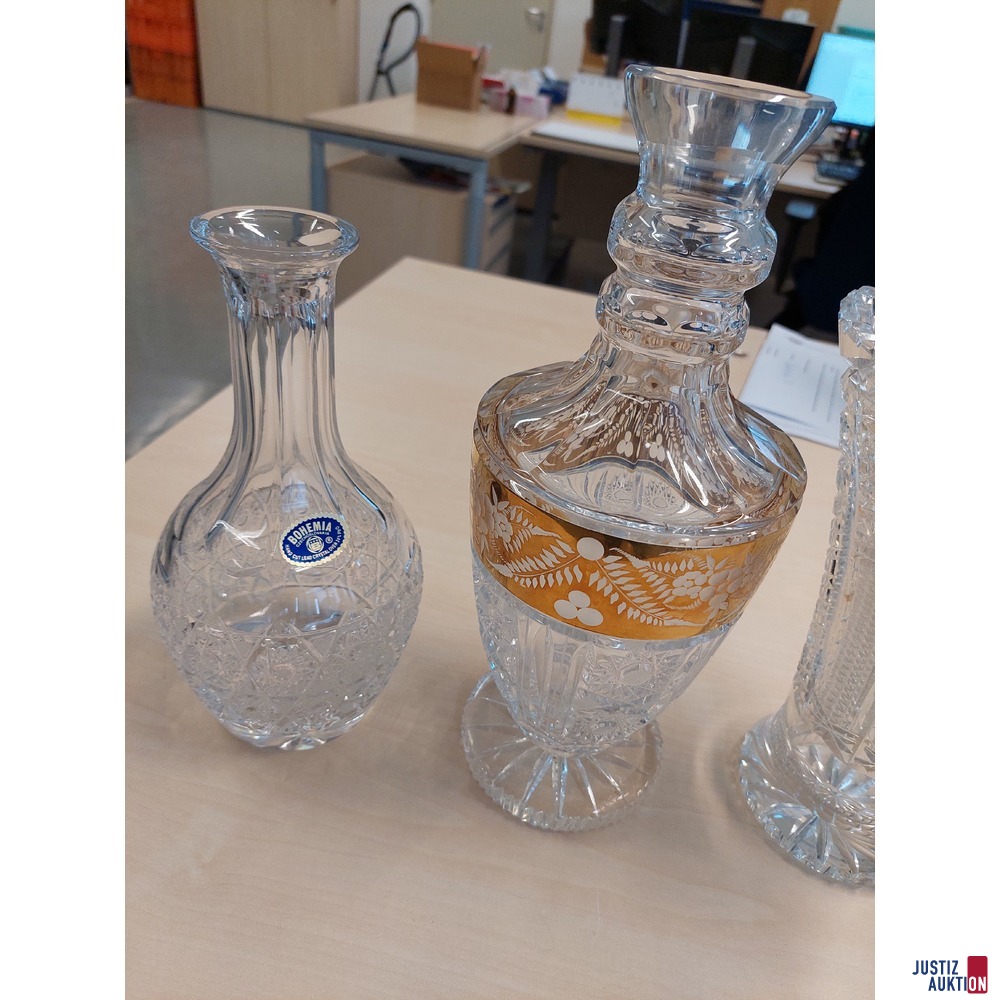 2 Kristallkaraffen und eine Kristallvase