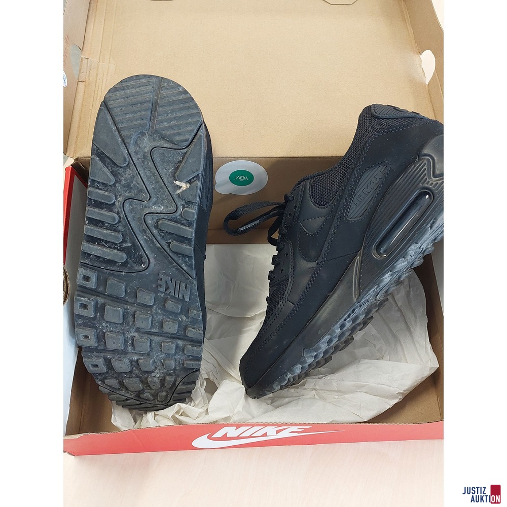 1 Paar Sneaker der Marke Nike Air Max 90 Gr&ouml;&szlig;e 42