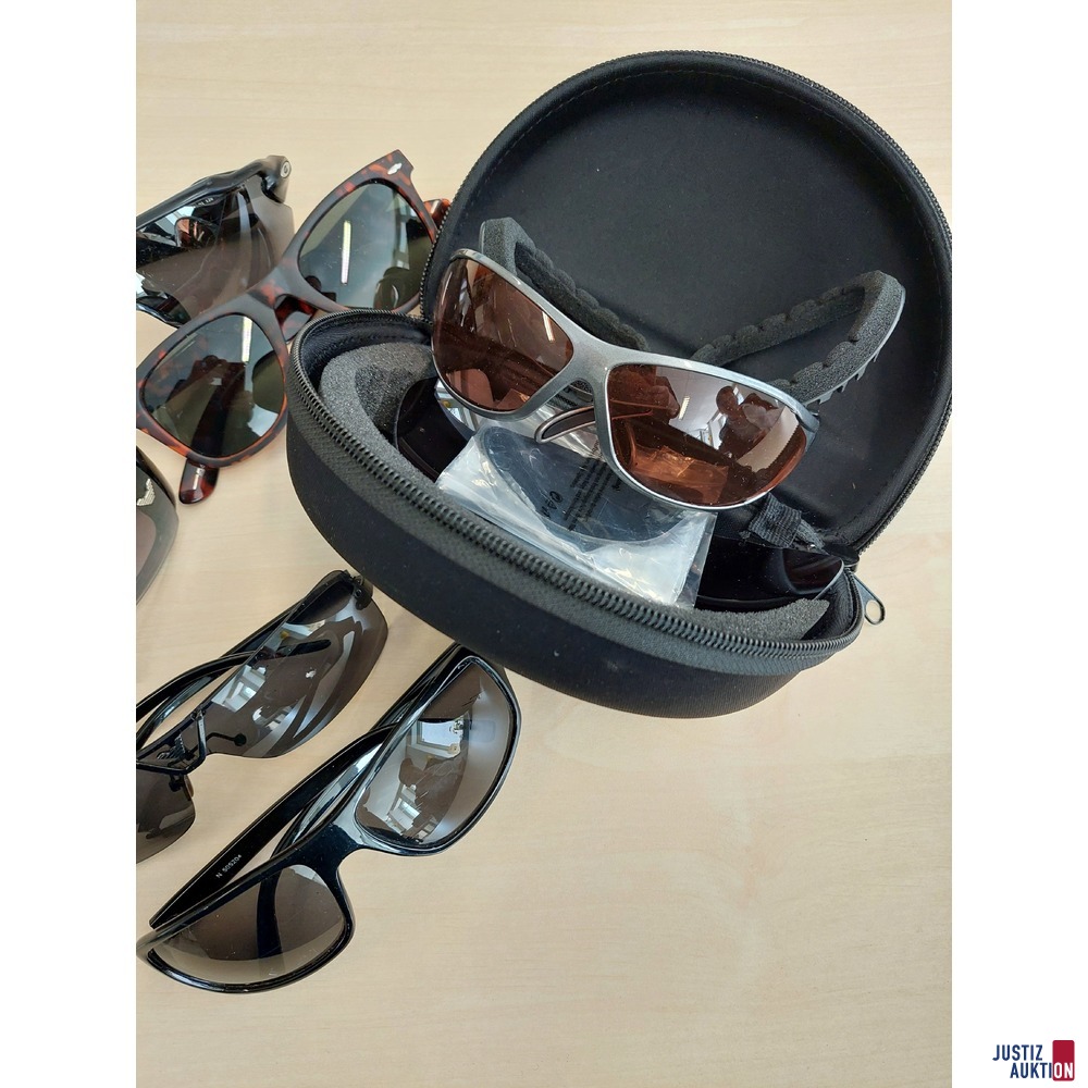 8 diverse Sonnenbrillen