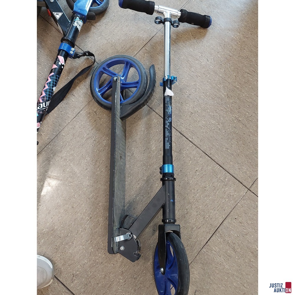 Konvolut an Tretroller der Marke Crane&comma; Muuwmi&comma; Oxelo